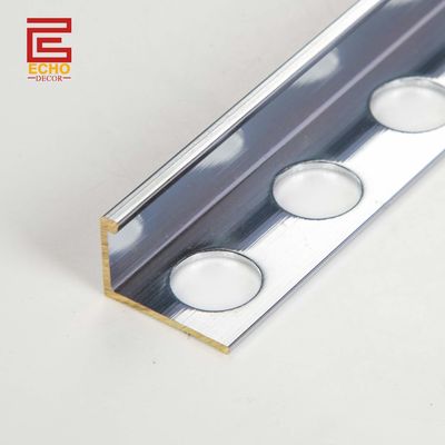 গুণ  Straight Brass Profile 2.7m Brass Tile Edge Trim Strips For Bathroom কারখানা
